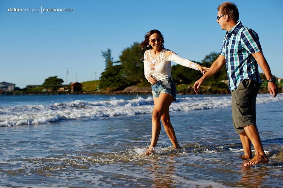 pre wedding em florianopolis; ensaio de casal em florianopolis; ensaio de casal; fotografo de casamento em florianopolis; pre wedding na praia da armação; fotografia de casal