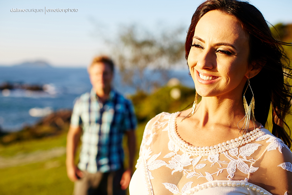 pre wedding em florianopolis; ensaio de casal em florianopolis; ensaio de casal; fotografo de casamento em florianopolis; pre wedding na praia da armação; fotografia de casal
