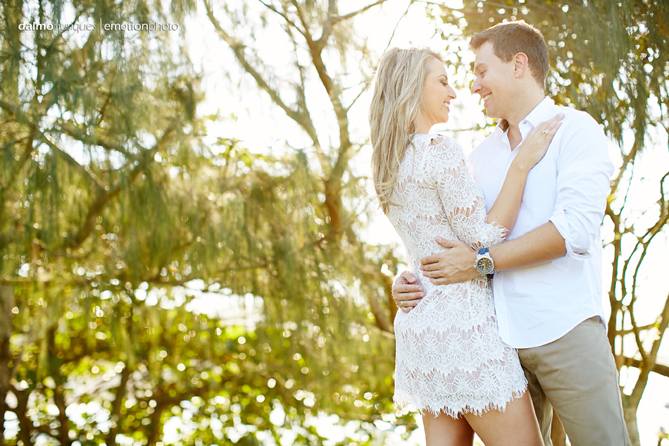 pre wedding em florianopolis; ensaio de casal em florianopolis; ensaio de casal; fotografo de casamento em florianopolis; pre wedding na praia da armação; fotografia de casal