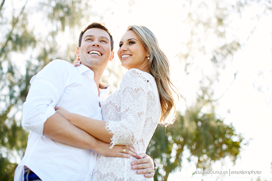 pre wedding em florianopolis; ensaio de casal em florianopolis; ensaio de casal; fotografo de casamento em florianopolis; pre wedding na praia da armação; fotografia de casal