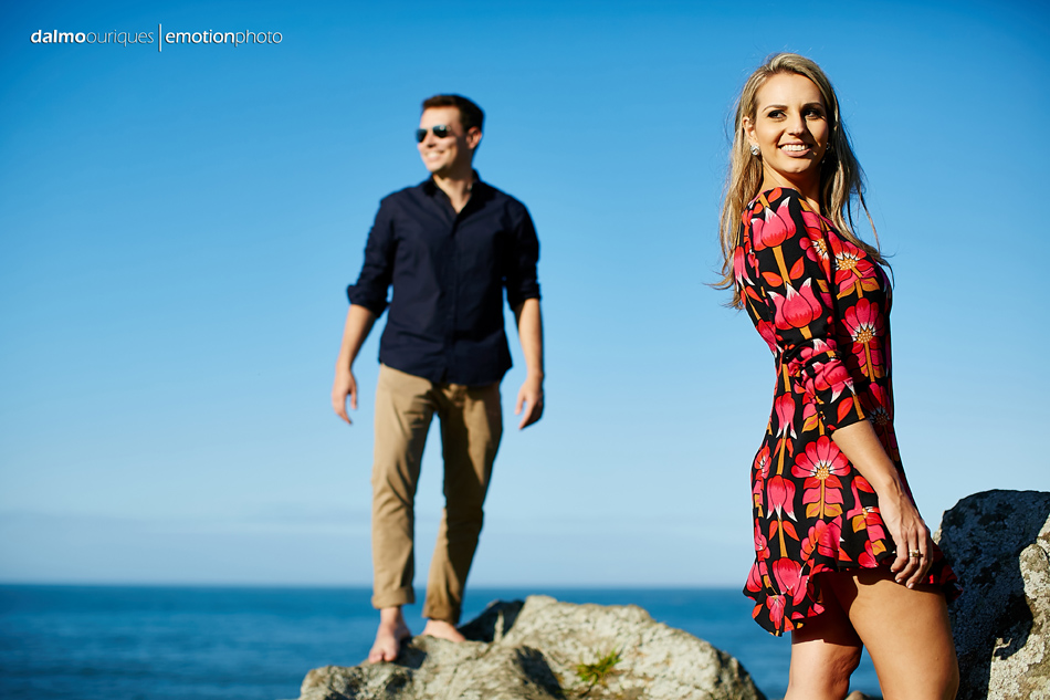 pre wedding em florianopolis; ensaio de casal em florianopolis; ensaio de casal; fotografo de casamento em florianopolis; pre wedding na praia da armação; fotografia de casal