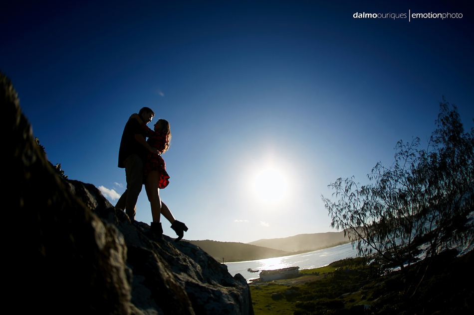 pre wedding em florianopolis; ensaio de casal em florianopolis; ensaio de casal; fotografo de casamento em florianopolis; pre wedding na praia da armação; fotografia de casal