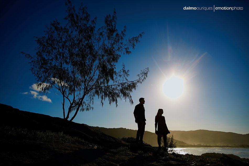 pre wedding em florianopolis; ensaio de casal em florianopolis; ensaio de casal; fotografo de casamento em florianopolis; pre wedding na praia da armação; fotografia de casal