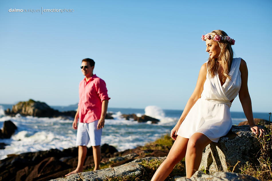 pre wedding em florianopolis; ensaio de casal em florianopolis; ensaio de casal; fotografo de casamento em florianopolis; pre wedding na praia da armação; fotografia de casal