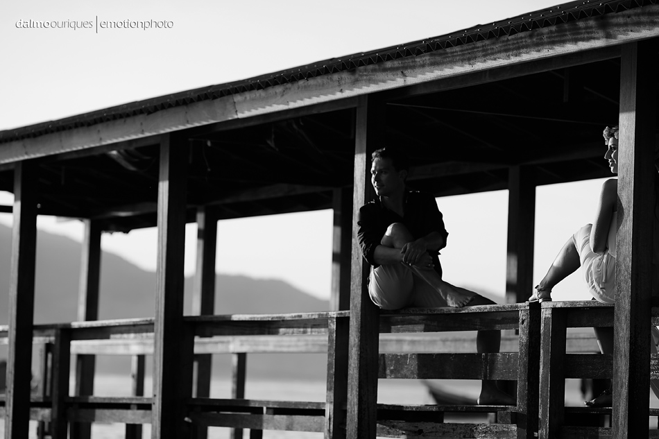 pre wedding em florianopolis; ensaio de casal em florianopolis; ensaio de casal; fotografo de casamento em florianopolis; pre wedding na praia da armação; fotografia de casal