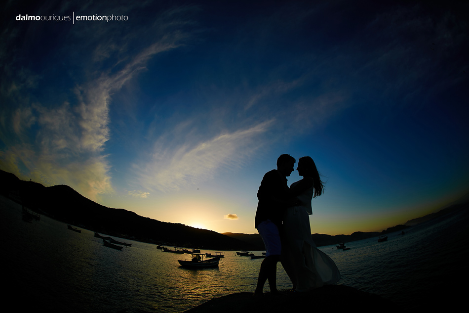 pre wedding em florianopolis; ensaio de casal em florianopolis; ensaio de casal; fotografo de casamento em florianopolis; pre wedding na praia da armação; fotografia de casal
