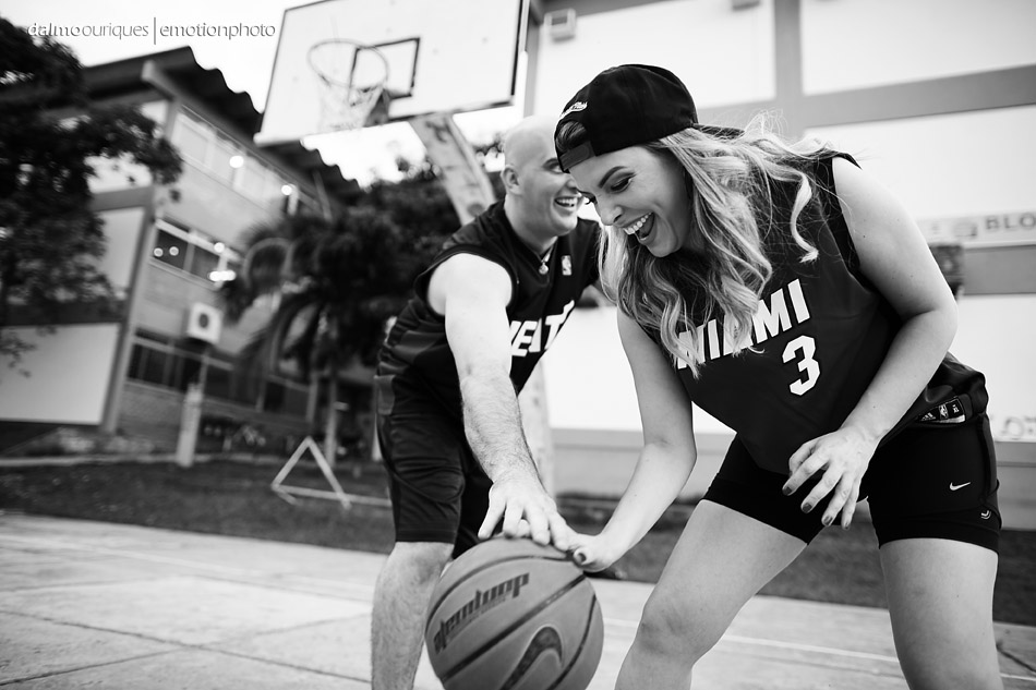 pre wedding em florianopolis; ensaio de casal em florianopolis; ensaio de casal; fotografo de casamento em florianopolis; pre wedding na praia da armação; fotografia de casal