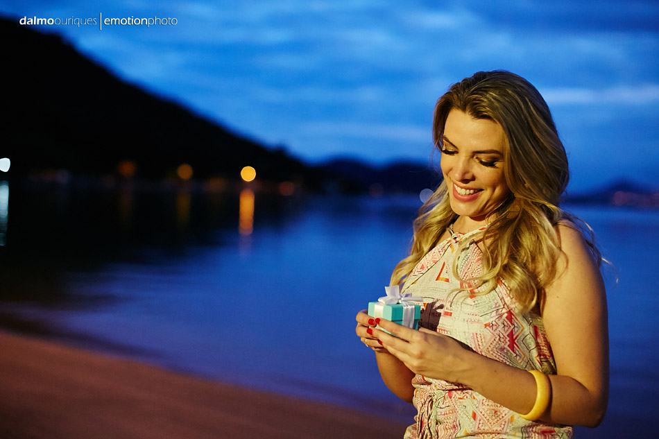 pre wedding em florianopolis; ensaio de casal em florianopolis; ensaio de casal; fotografo de casamento em florianopolis; pre wedding na praia da armação; fotografia de casal