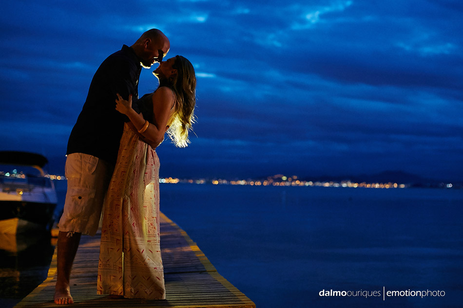 pre wedding em florianopolis; ensaio de casal em florianopolis; ensaio de casal; fotografo de casamento em florianopolis; pre wedding na praia da armação; fotografia de casal