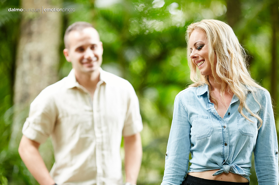 pre wedding em florianopolis; ensaio de casal em florianopolis; ensaio de casal; fotografo de casamento em florianopolis; pre wedding na praia da armação; fotografia de casal
