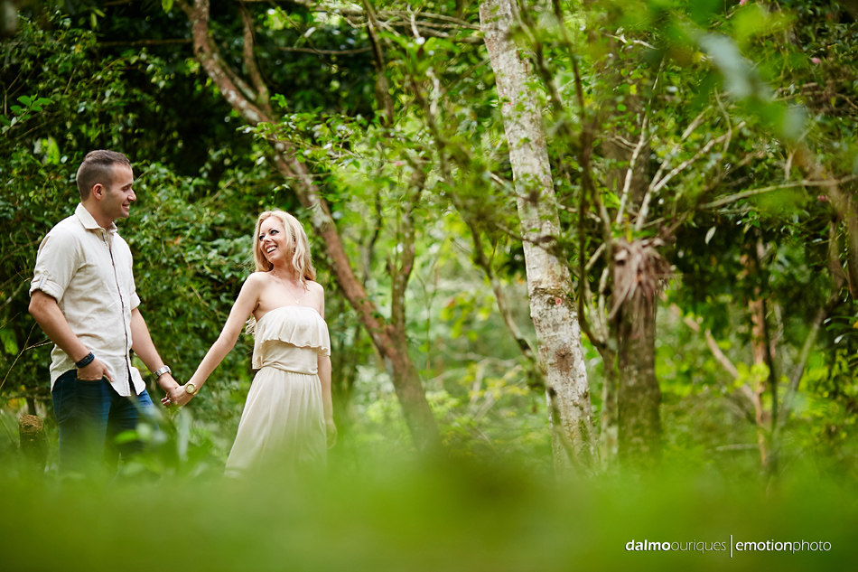 pre wedding em florianopolis; ensaio de casal em florianopolis; ensaio de casal; fotografo de casamento em florianopolis; pre wedding na praia da armação; fotografia de casal