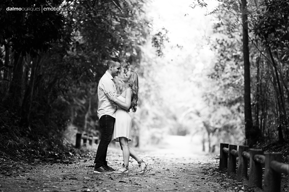 pre wedding em florianopolis; ensaio de casal em florianopolis; ensaio de casal; fotografo de casamento em florianopolis; pre wedding na praia da armação; fotografia de casal
