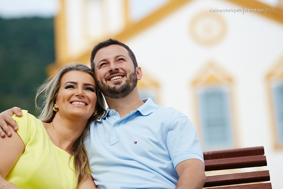 pre wedding em florianopolis; ensaio de casal em florianopolis; ensaio de casal; fotografo de casamento em florianopolis; pre wedding na praia da armação; fotografia de casal