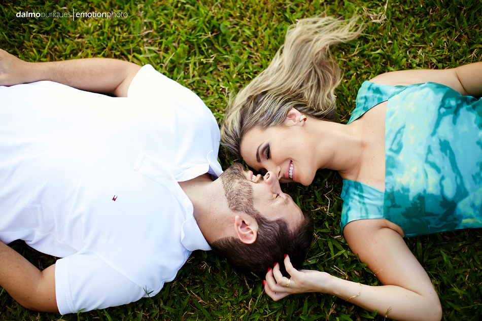 pre wedding em florianopolis; ensaio de casal em florianopolis; ensaio de casal; fotografo de casamento em florianopolis; pre wedding na praia da armação; fotografia de casal