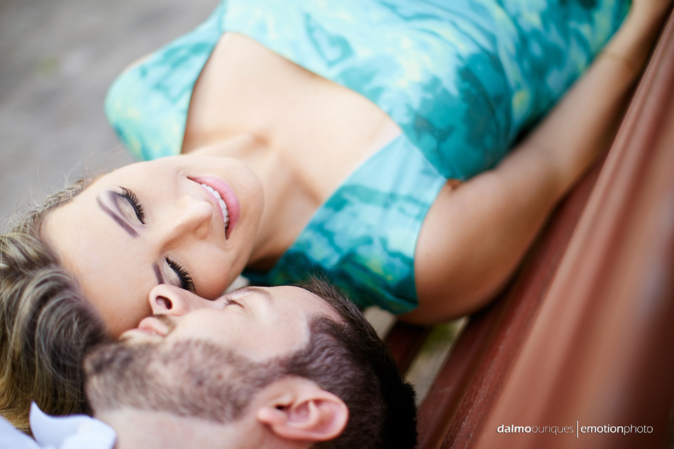 pre wedding em florianopolis; ensaio de casal em florianopolis; ensaio de casal; fotografo de casamento em florianopolis; pre wedding na praia da armação; fotografia de casal