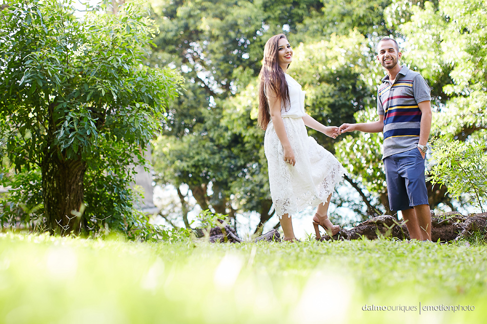 pre wedding em florianopolis; ensaio de casal em florianopolis; ensaio de casal; fotografo de casamento em florianopolis; pre wedding na praia da armação; fotografia de casal
