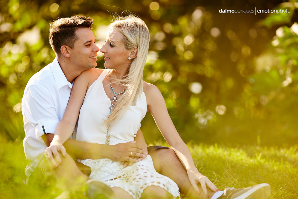 pre wedding em florianopolis; ensaio de casal em florianopolis; ensaio de casal; fotografo de casamento em florianopolis; pre wedding na praia da armação; fotografia de casal
