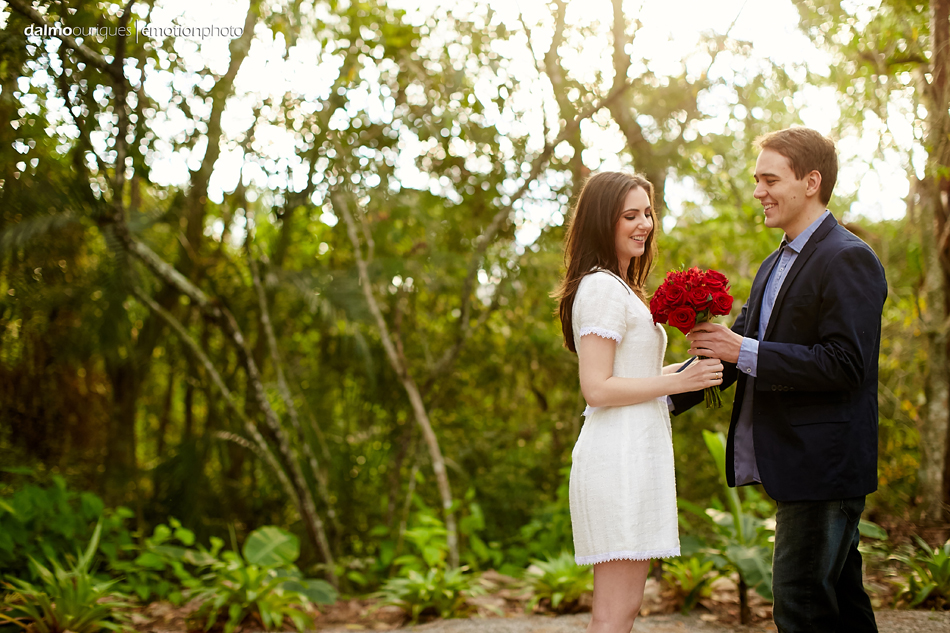pre wedding em florianopolis; ensaio de casal em florianopolis; ensaio de casal; fotografo de casamento em florianopolis; pre wedding na praia da armação; fotografia de casal