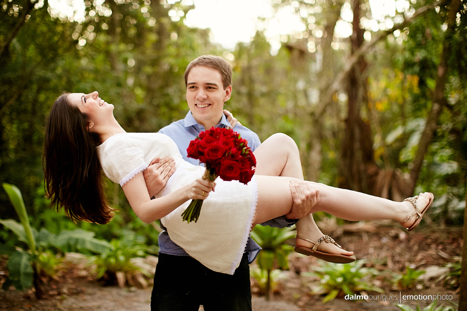 pre wedding em florianopolis; ensaio de casal em florianopolis; ensaio de casal; fotografo de casamento em florianopolis; pre wedding na praia da armação; fotografia de casal