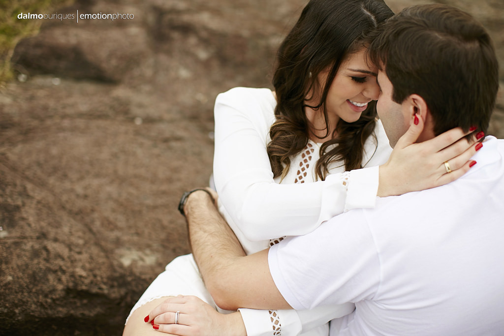 pre wedding em florianopolis; ensaio de casal em florianopolis; ensaio de casal; fotografo de casamento em florianopolis; pre wedding na praia da armação; fotografia de casal