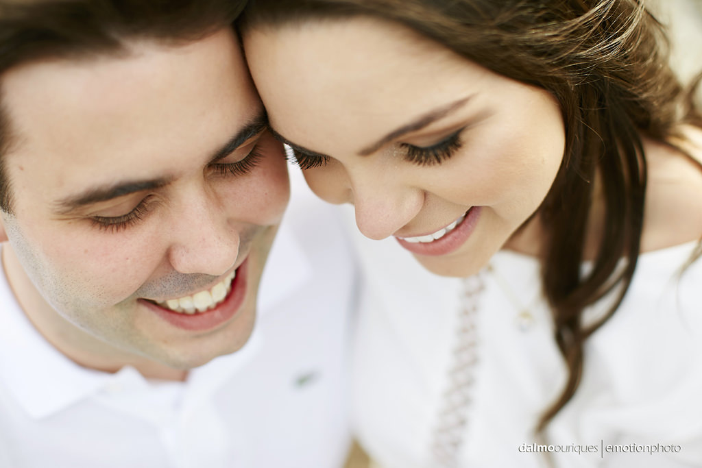 pre wedding em florianopolis; ensaio de casal em florianopolis; ensaio de casal; fotografo de casamento em florianopolis; pre wedding na praia da armação; fotografia de casal