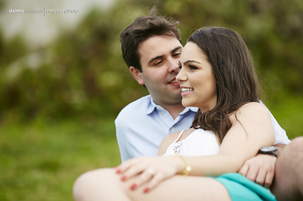 pre wedding em florianopolis; ensaio de casal em florianopolis; ensaio de casal; fotografo de casamento em florianopolis; pre wedding na praia da armação; fotografia de casal