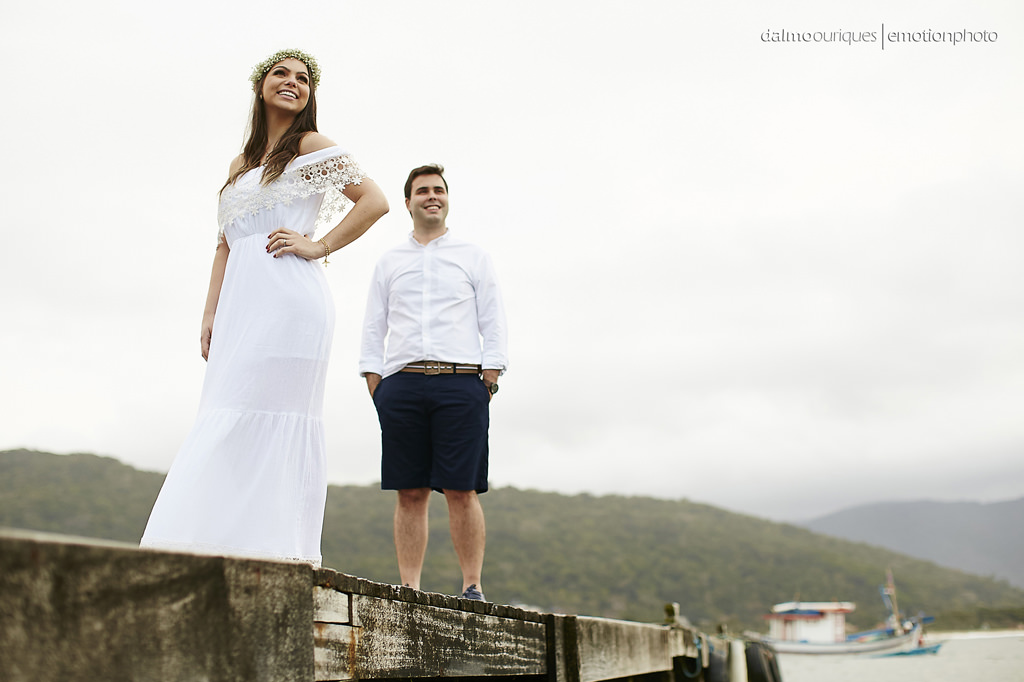 pre wedding em florianopolis; ensaio de casal em florianopolis; ensaio de casal; fotografo de casamento em florianopolis; pre wedding na praia da armação; fotografia de casal