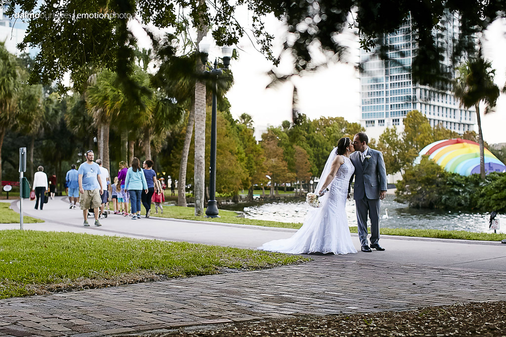 noivos fazem ensaio de casamento nos EUA em pleno parque de orlando