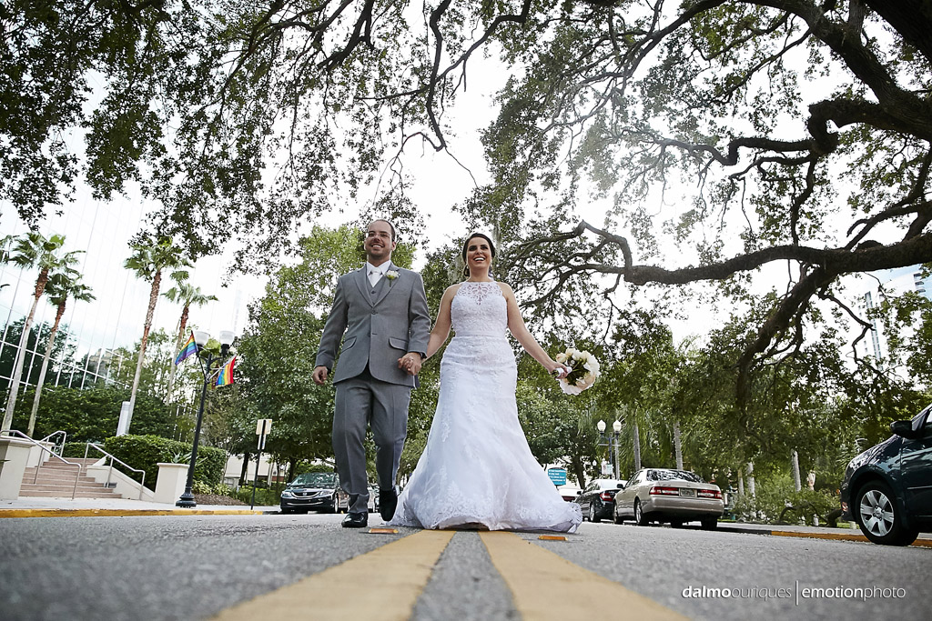 fotografia de ensaio de casamento termina na estrada dos EUA