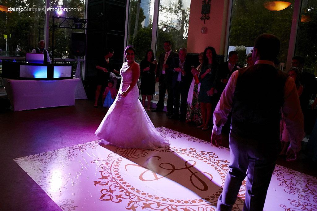primeira dança dos noivos, casal não dança valsa de casamento
