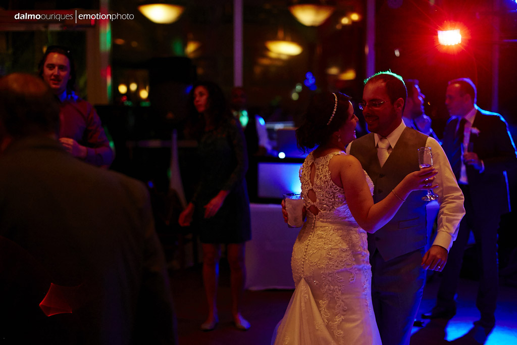 melhor iluminação de casamento para a dança dos noivos