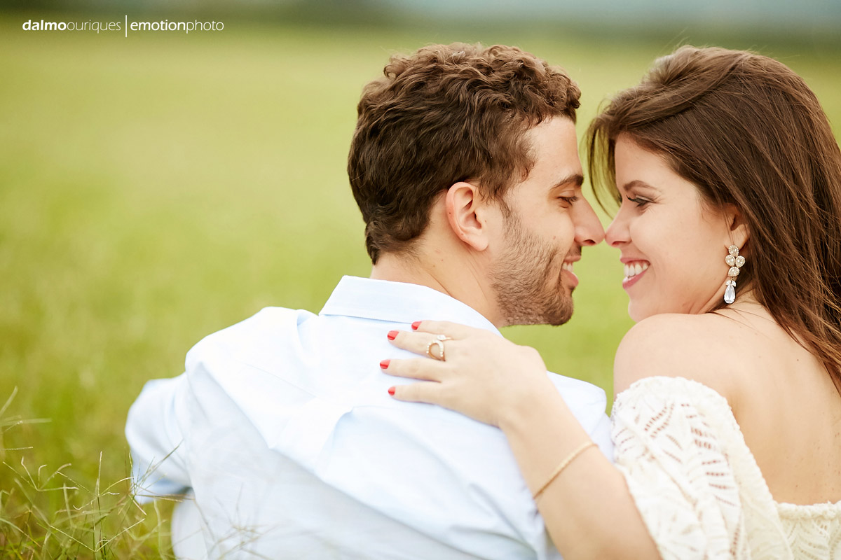 pre wedding em holambra; ensaio de casal em holambra; ensaio em holambra; fotografia de casal; pre wedding; holambra; onde fazer o ensaio de casal; campo florido; ensaio de casal no campo