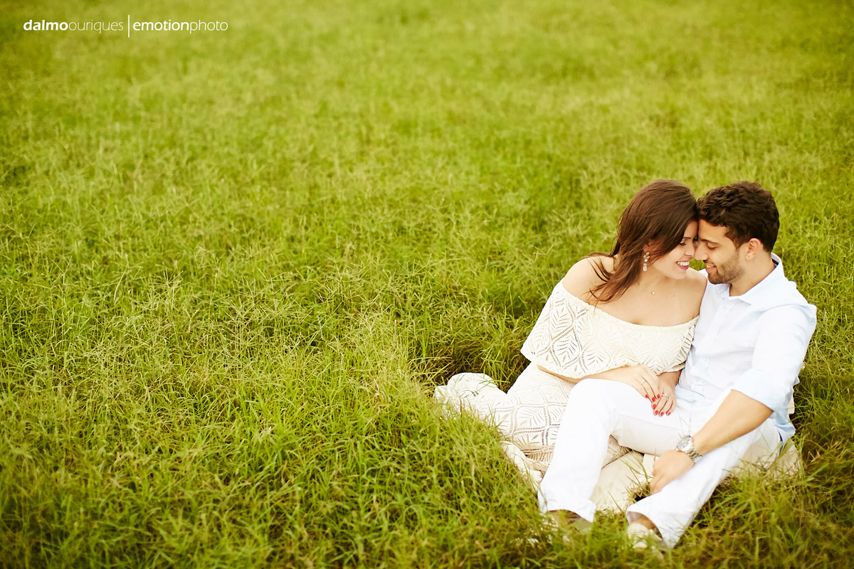pre wedding em holambra; ensaio de casal em holambra; ensaio em holambra; fotografia de casal; pre wedding; holambra; onde fazer o ensaio de casal; campo florido; ensaio de casal no campo