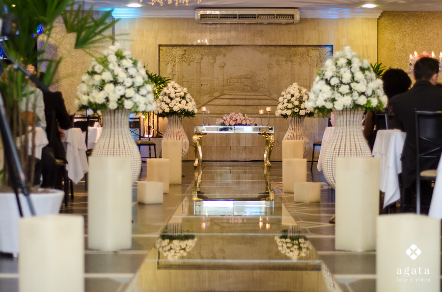 Passarela espelhada de casamento