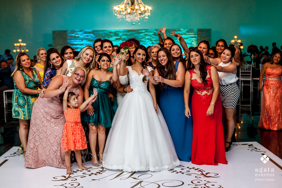 A noiva vai jogar o bouquet