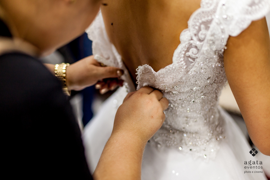 Fechando o vestido