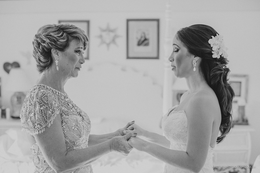 destination wedding mae e filha noiva casamento no campo