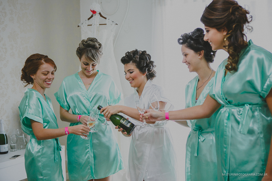brinde com as madrinhas no casamento em americana sp