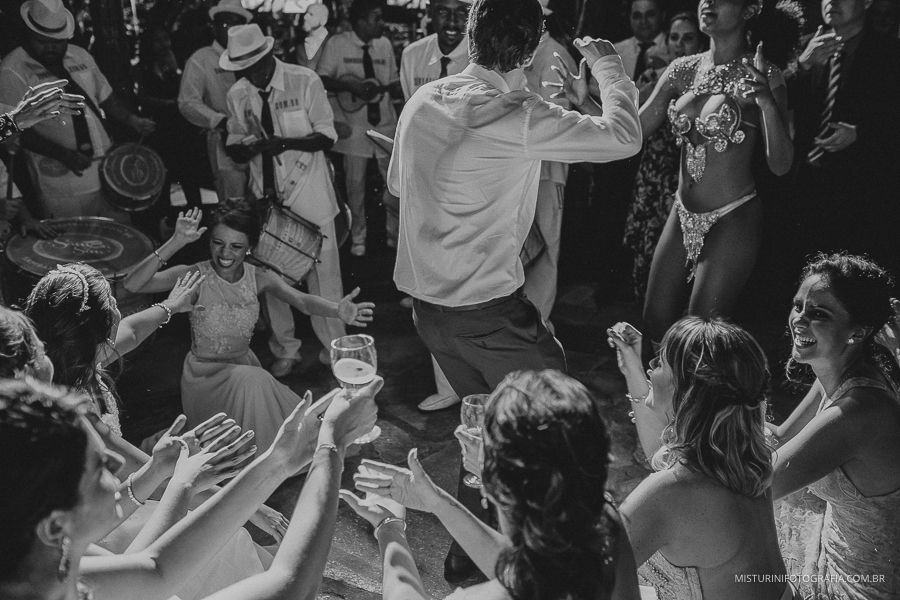 noivos na balada divertindo casamento americana sp