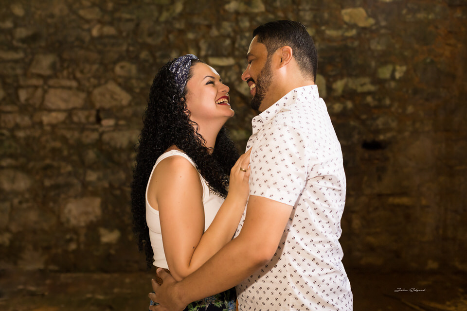 ensaio fotográfico pré wedding em fábrica abandonada em Araçoiaba da Serra- São Paulo