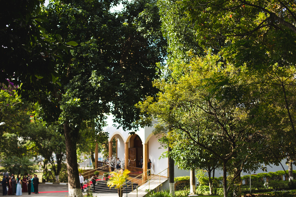 Capela do Espaço Lá Capella lindo lugar para fazer fotos de casamento
