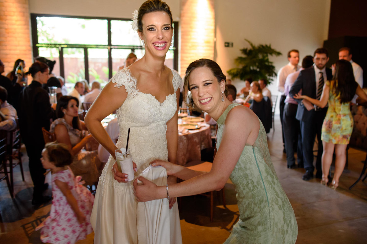 Noiva com sua madrinha