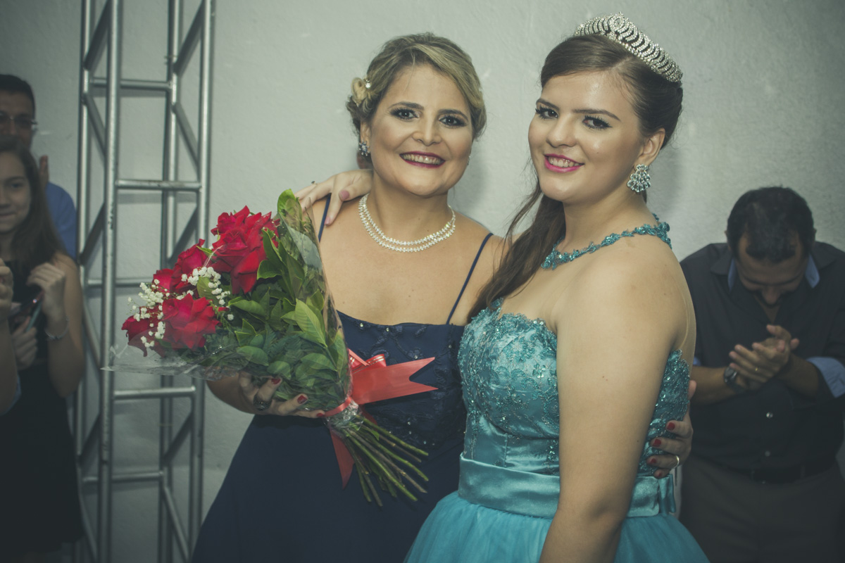 15-quinze-anos-em-santos-sao-vicente-debutante-em-santos-book-debutante-festa-de-quinze-anos-buffet-brunelli-15-ano-santos-sp-gilberto-servo-fotografo-servostudio-fotografia