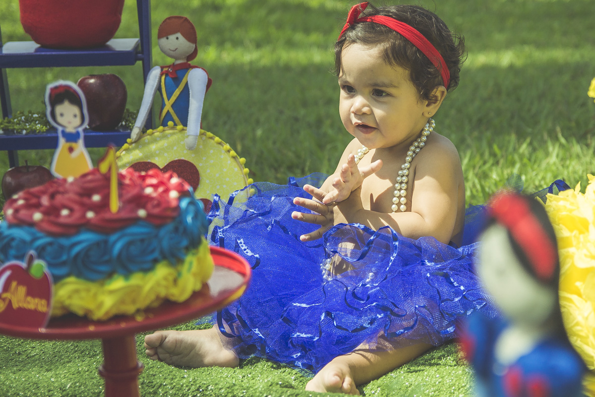 smash-the-cake-da-em-santos-ensaio-infantil-com-bolo-ensaio-bolo-santos-sp-uau-delicia-santo-doce-gilberto-servo-fotografo-servostudio-fotografia