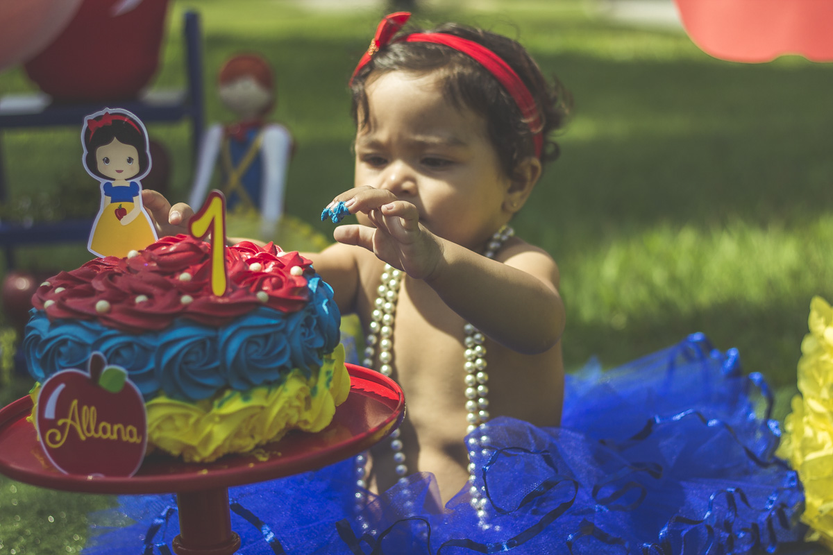 smash-the-cake-da-em-santos-ensaio-infantil-com-bolo-ensaio-bolo-santos-sp-uau-delicia-santo-doce-gilberto-servo-fotografo-servostudio-fotografia
