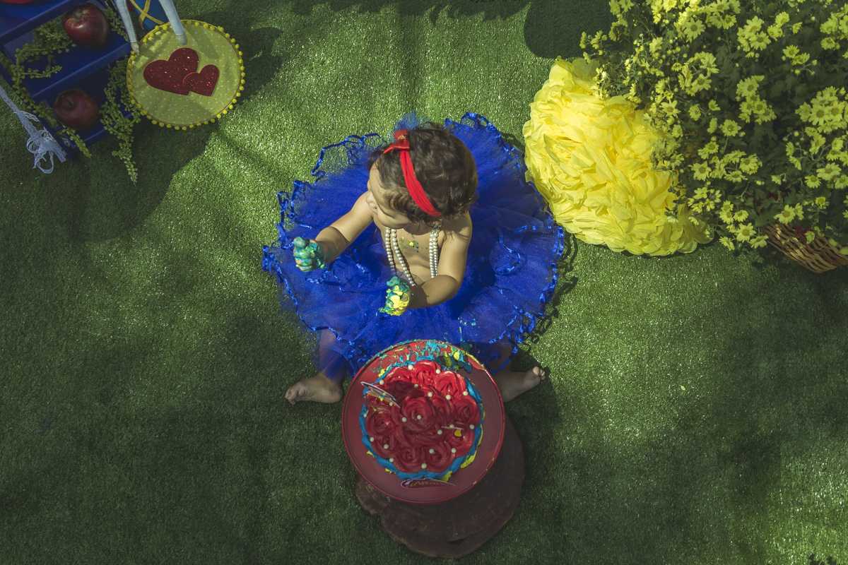 smash-the-cake-da-em-santos-ensaio-infantil-com-bolo-ensaio-bolo-santos-sp-uau-delicia-santo-doce-gilberto-servo-fotografo-servostudio-fotografia