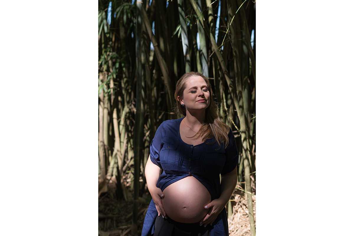 gestante grávida gravidez curitiba mãe mamãe vestido azul madeira rústico