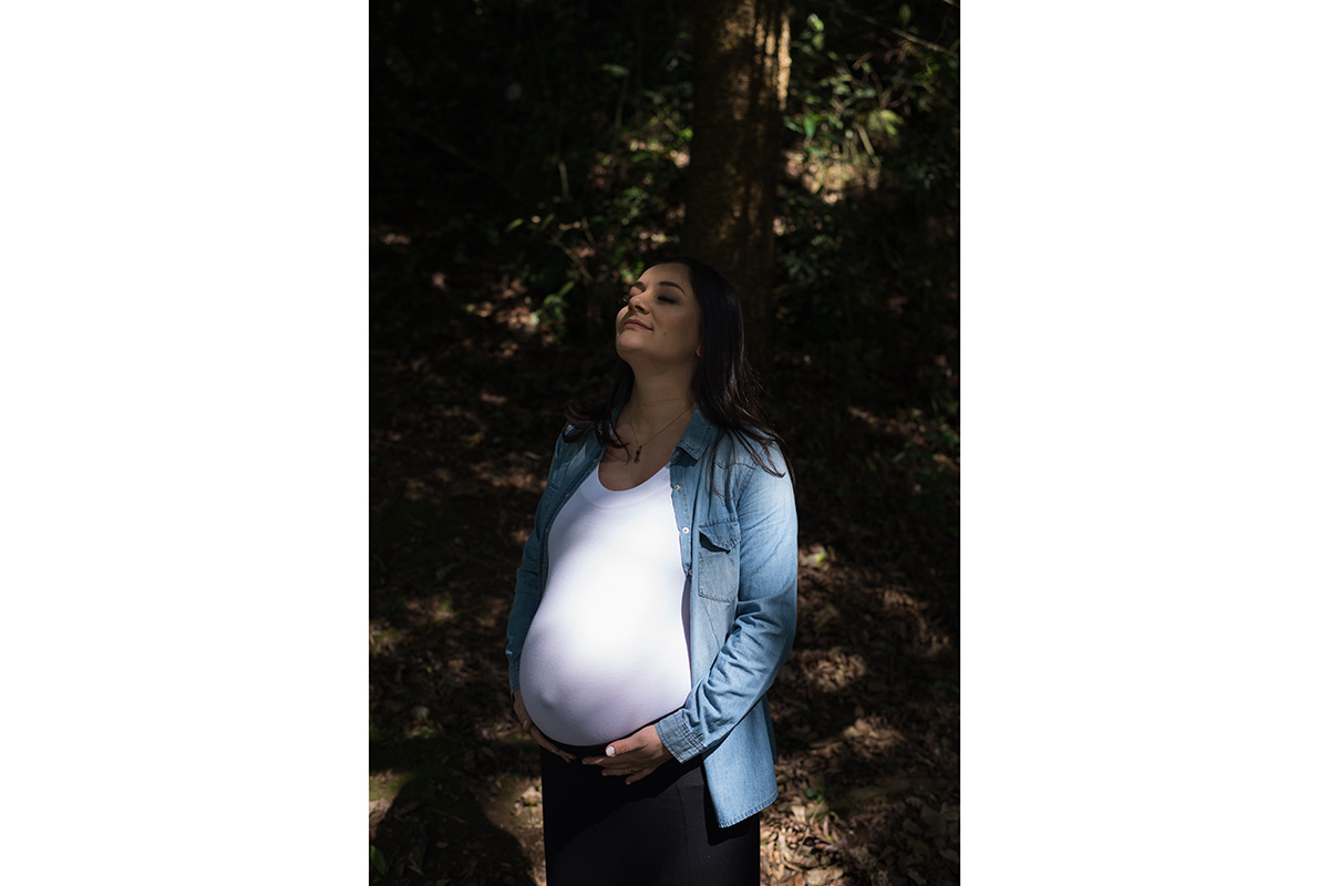 gestante curitiba grávida mãe mamãe camisa jeans blusa branca natureza