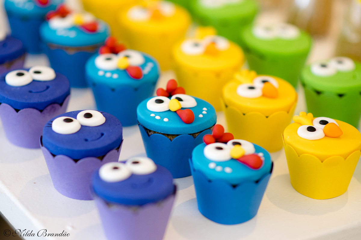 Lindos cupcakes na festinha da lorena.