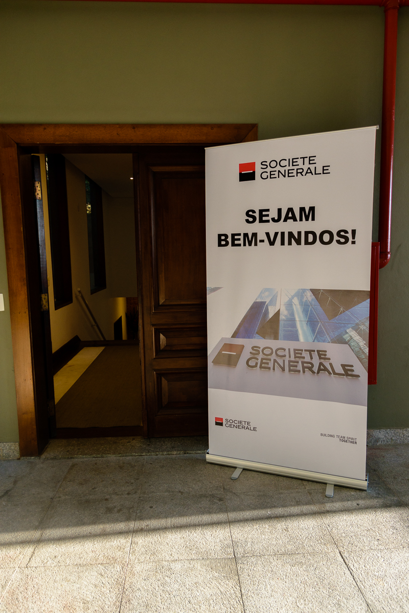Cartaz dando boas vondas aos colaboradores para evento corporativo em São Paulo